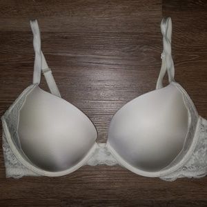 🎉2/$30 Victoria's Secret push up bra